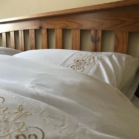 Ashes Seafood Restaurant Accommodation 딩글 외부 사진